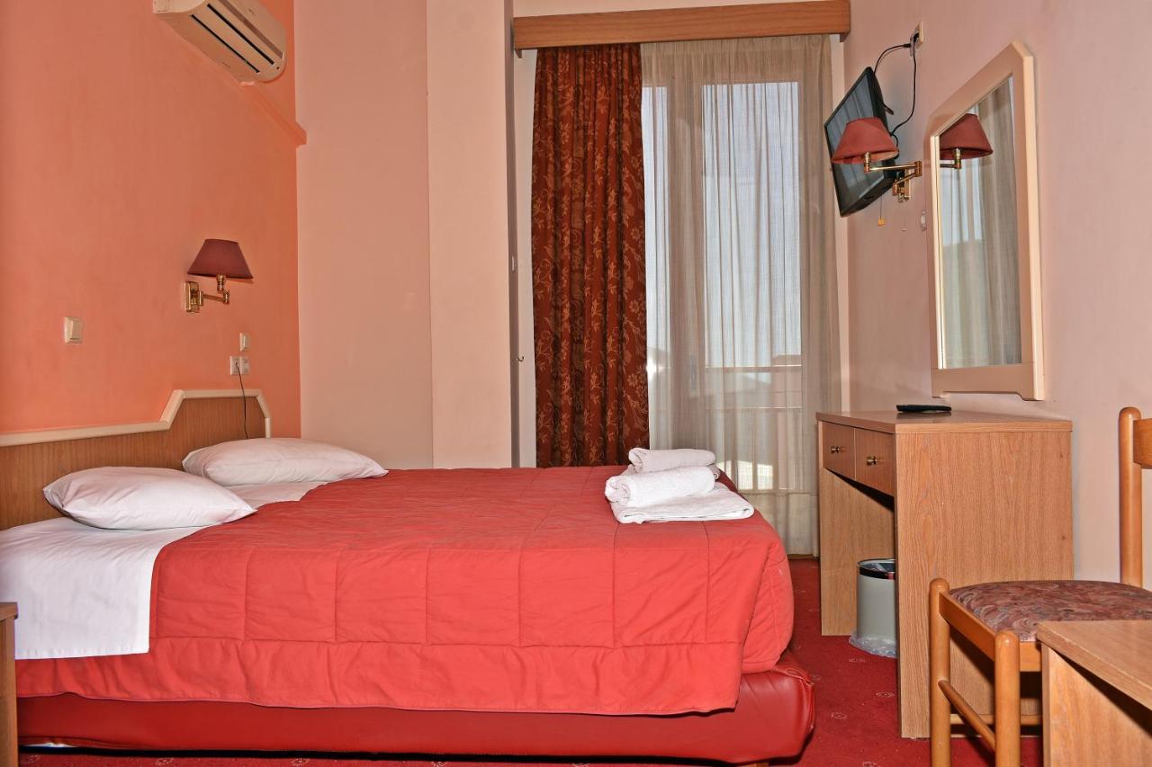 Iniohos Hotel Дельфы Экстерьер фото