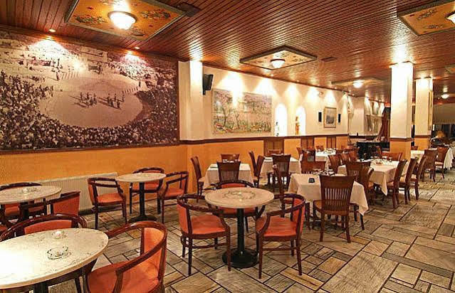 Iniohos Hotel Дельфы Экстерьер фото